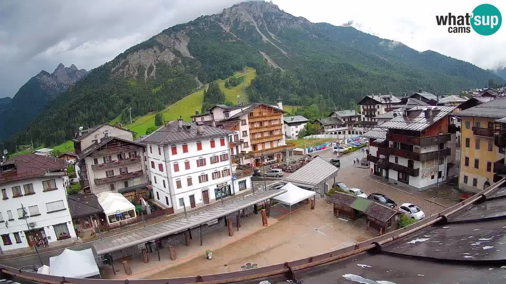 Plaza principal de Forni di Sopra