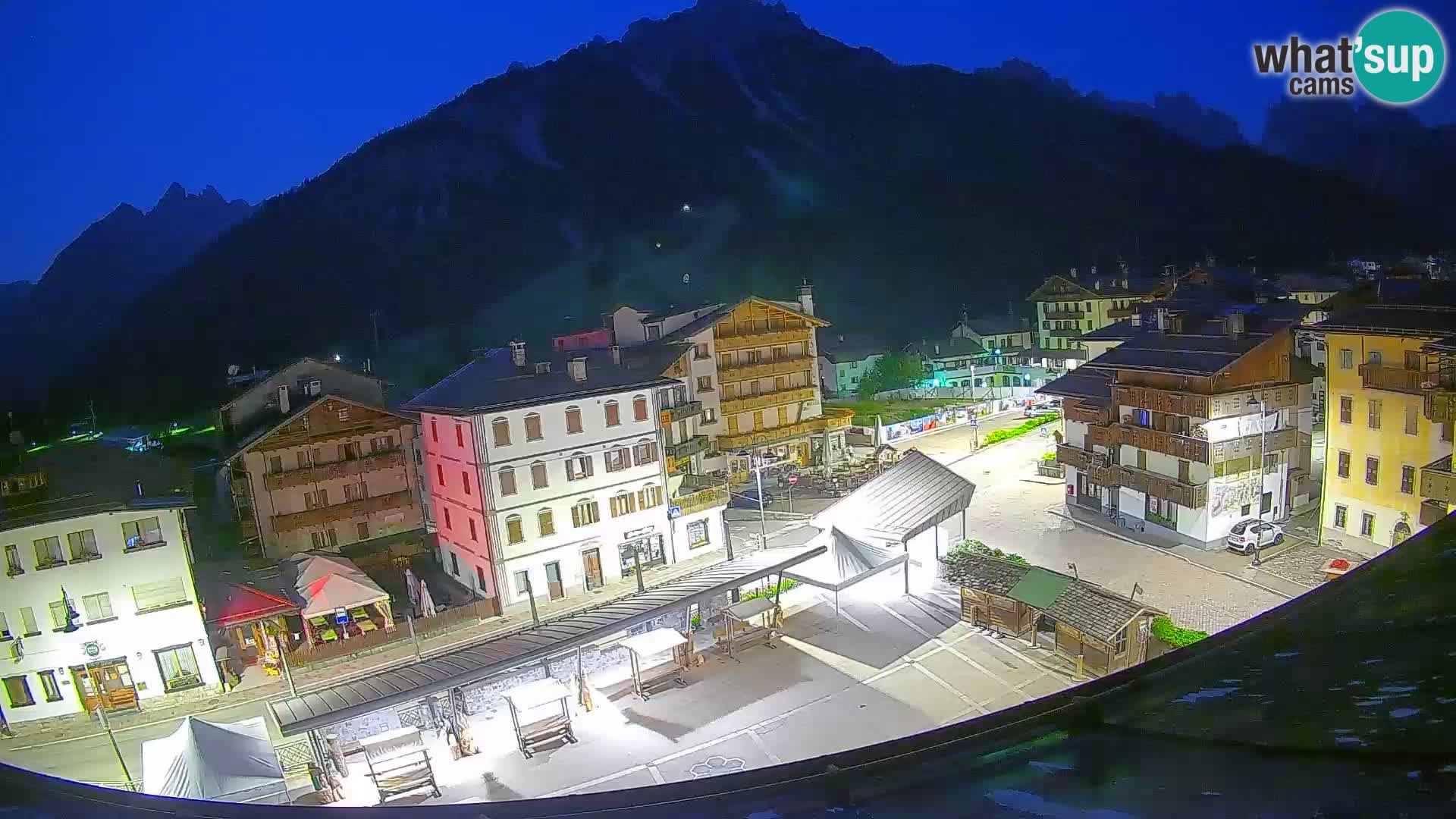 Piazza centrale di Forni di Sopra
