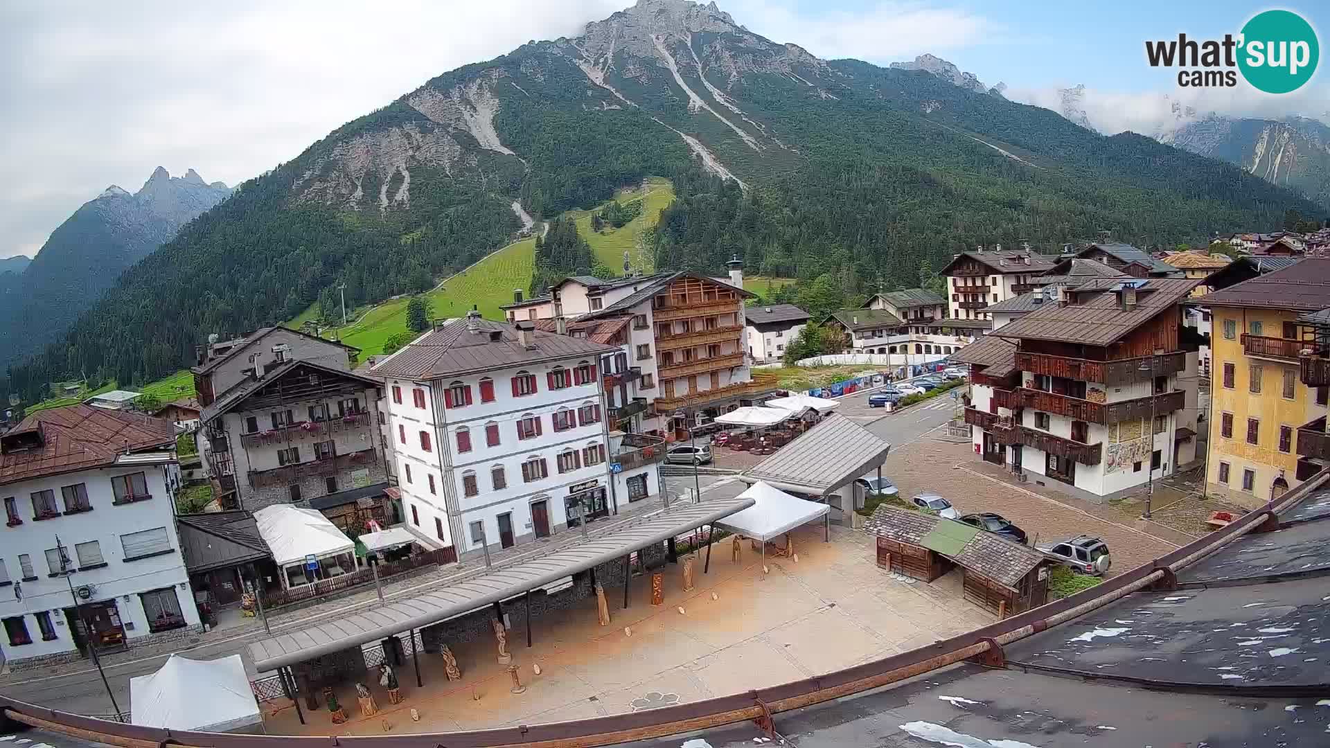 Plaza principal de Forni di Sopra