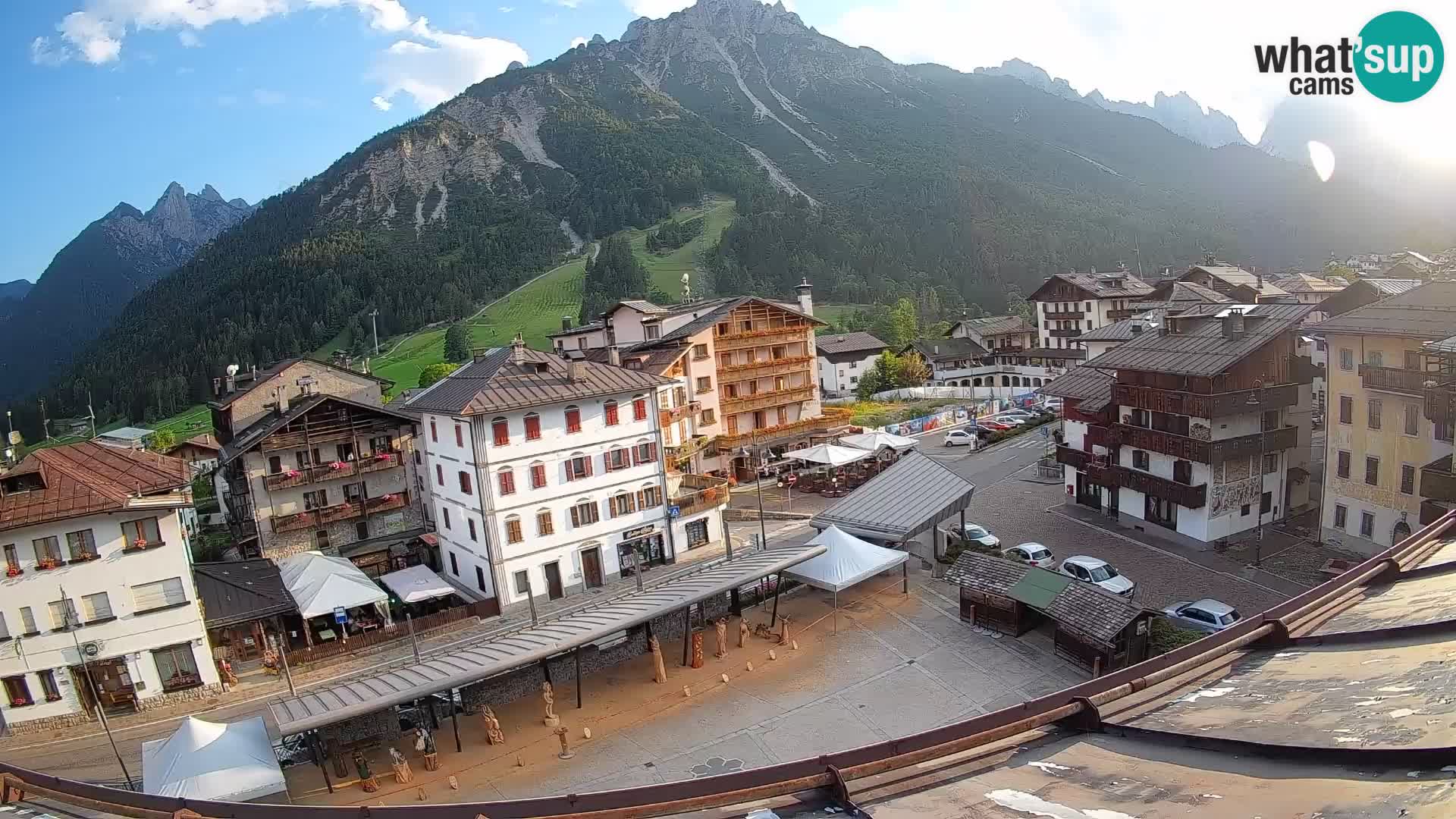 Plaza principal de Forni di Sopra