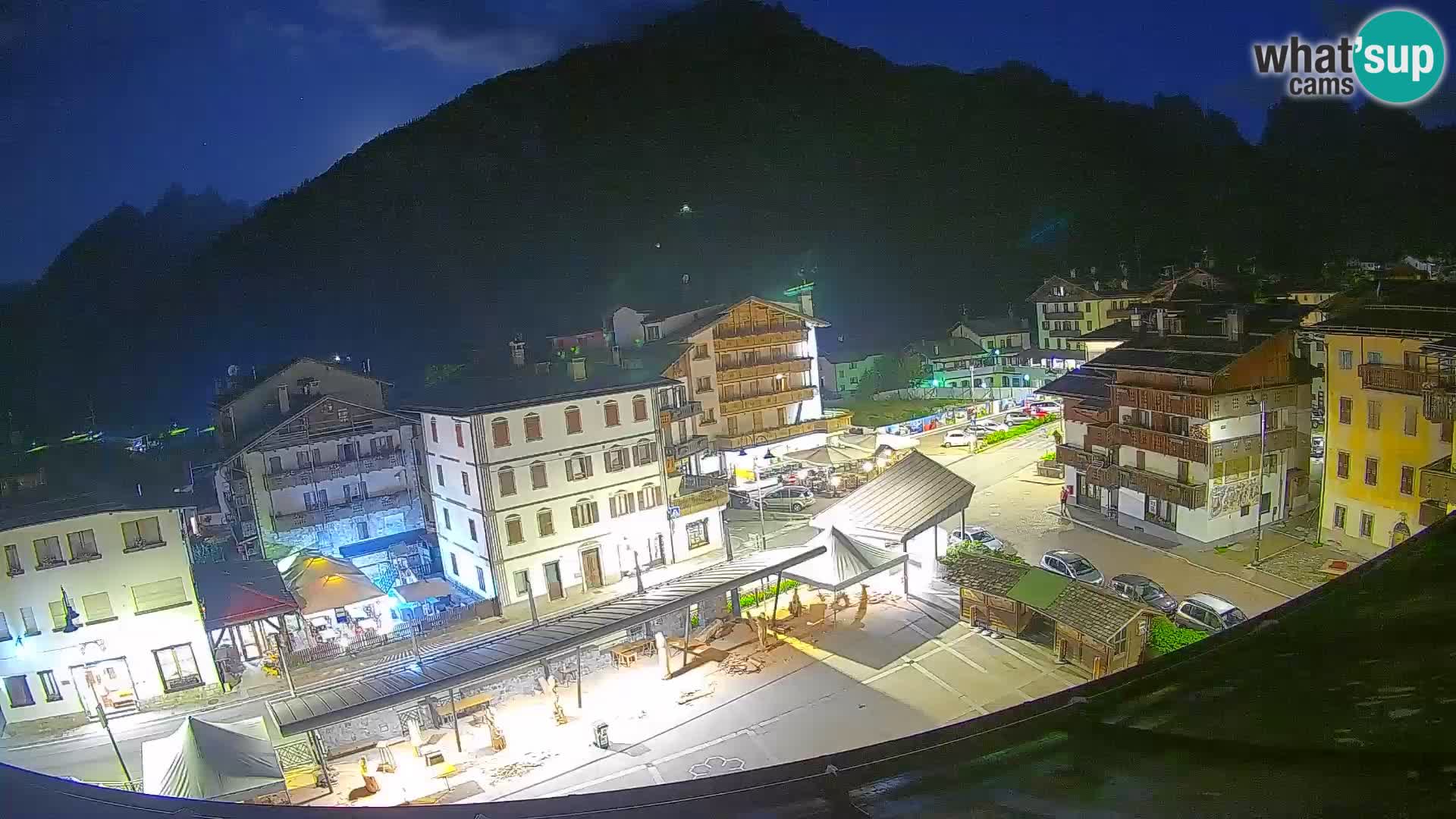 Piazza centrale di Forni di Sopra