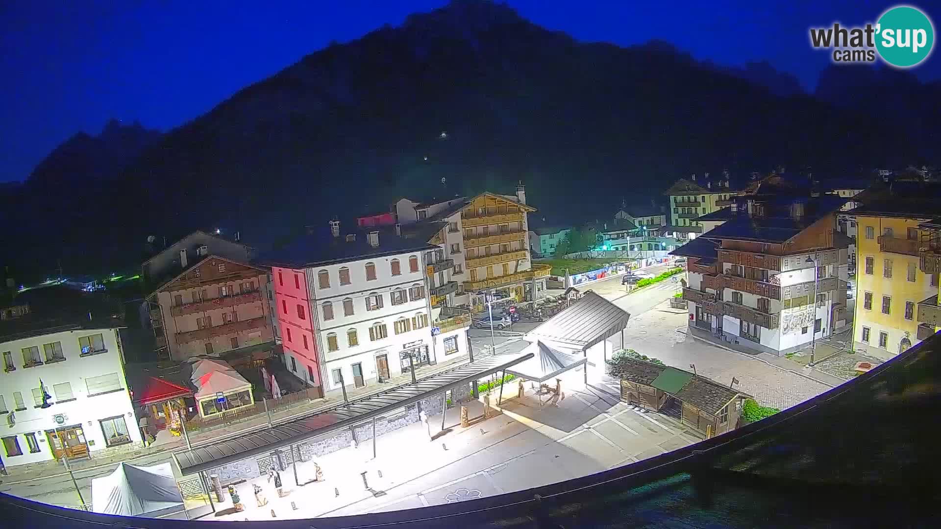 Piazza centrale di Forni di Sopra
