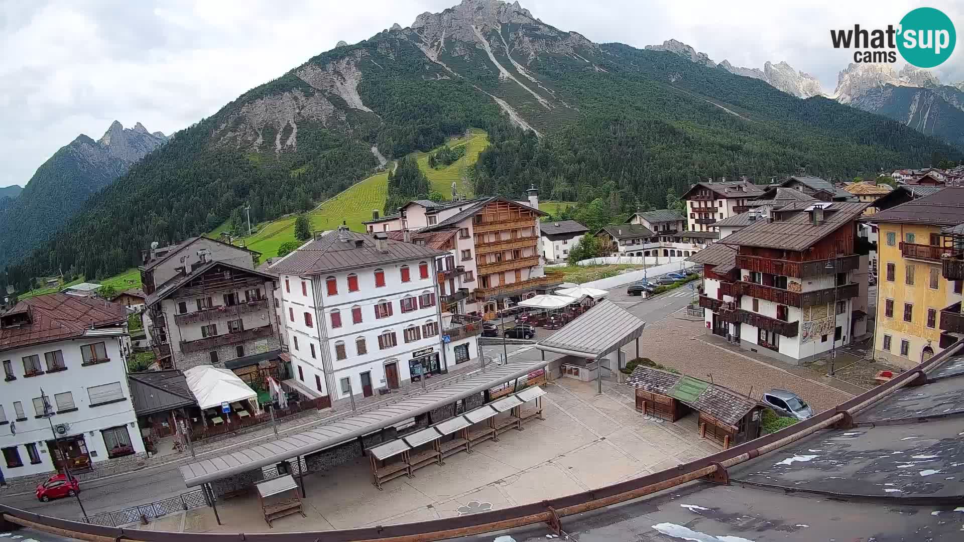 Piazza centrale di Forni di Sopra