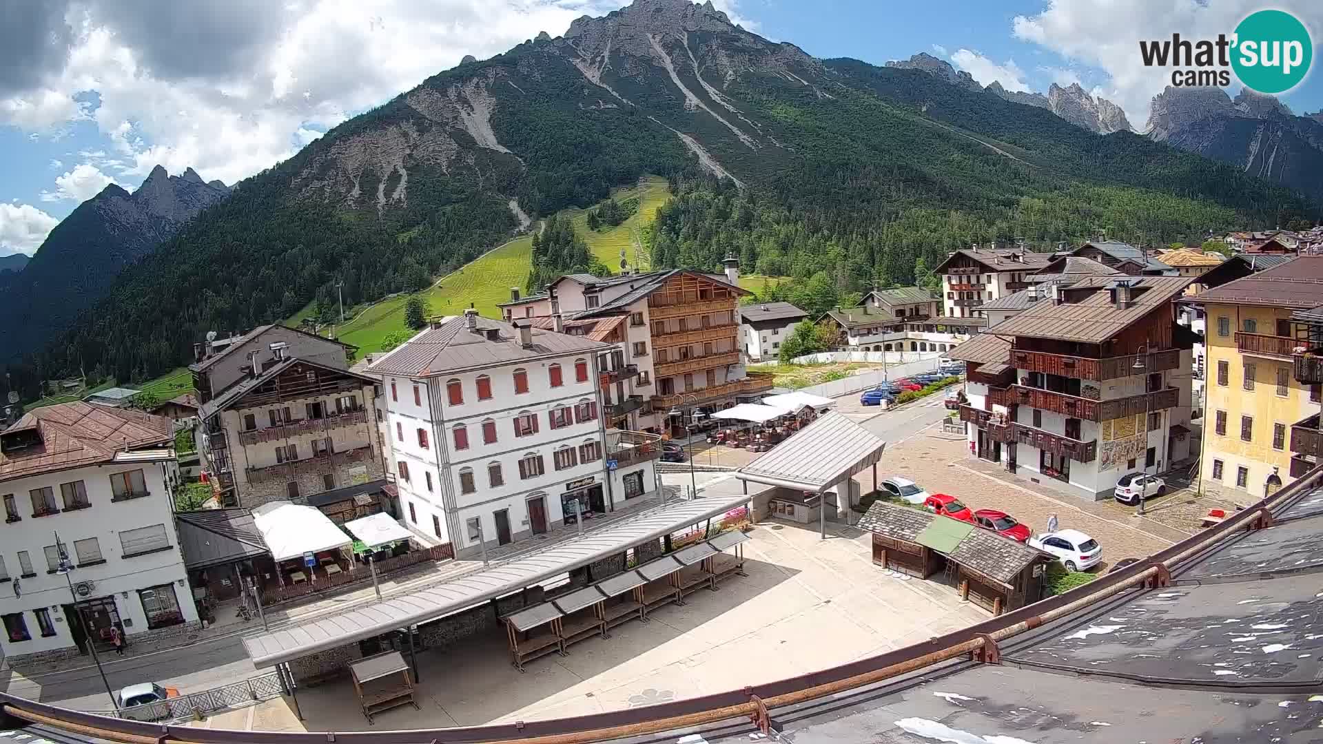 Piazza centrale di Forni di Sopra