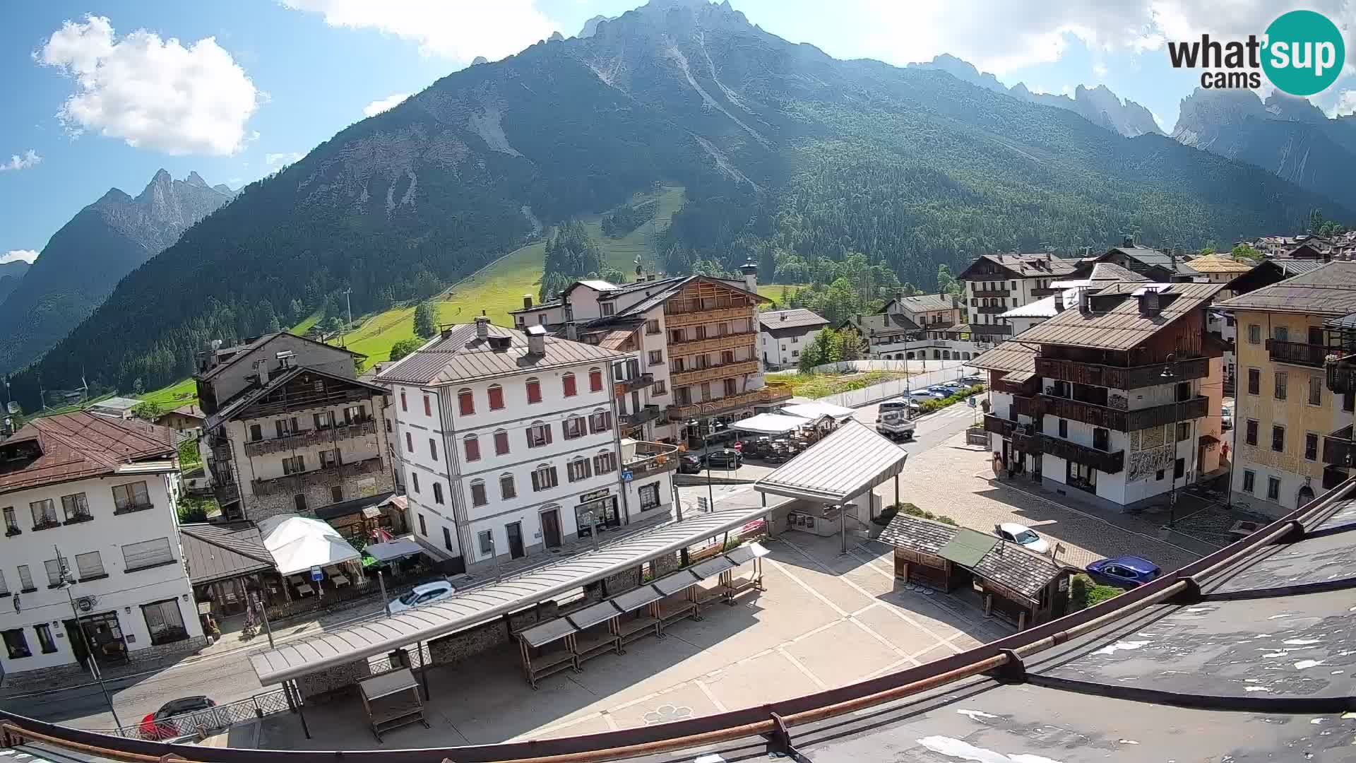 Piazza centrale di Forni di Sopra