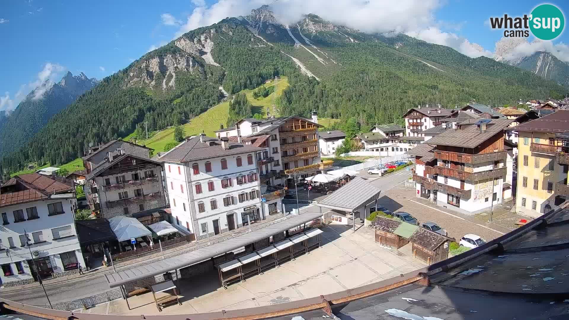 Plaza principal de Forni di Sopra