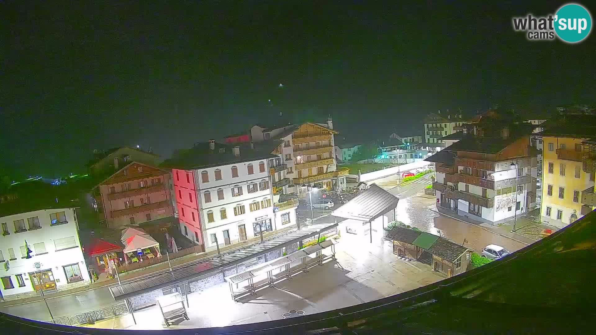 Piazza centrale di Forni di Sopra