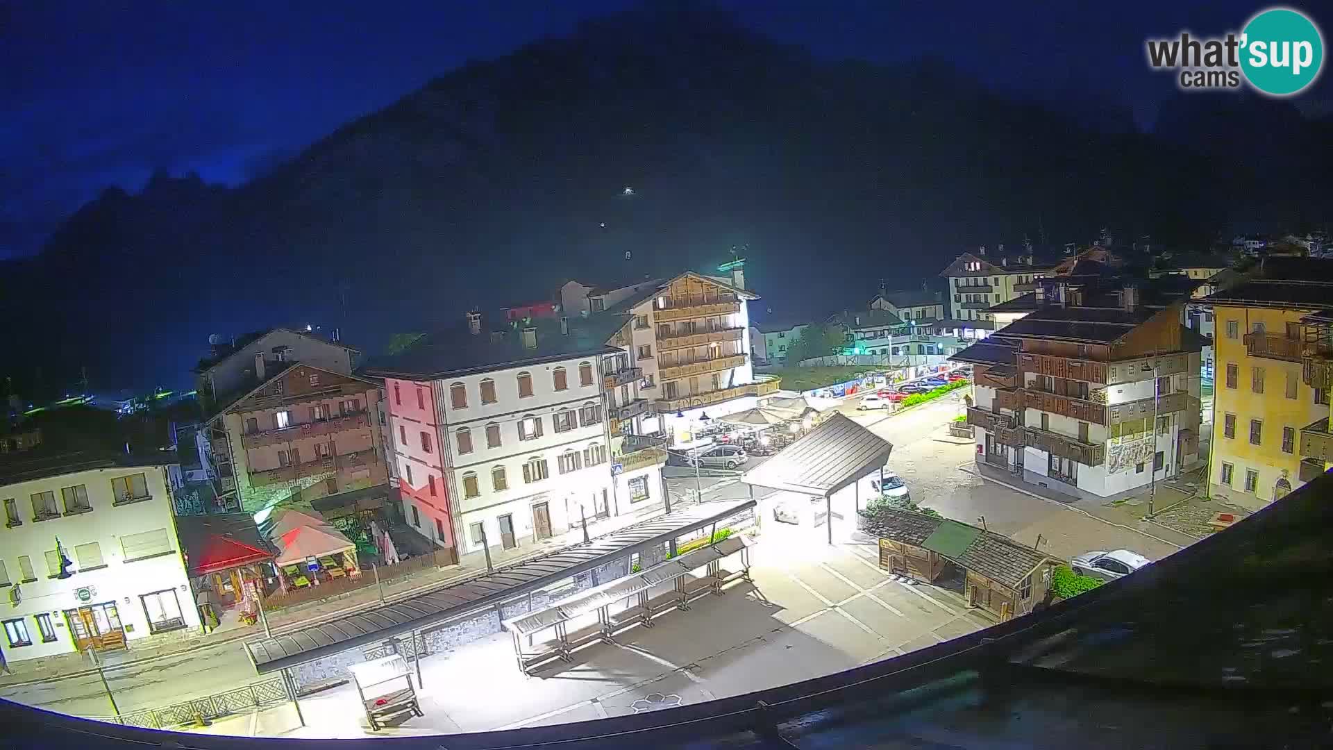 Piazza centrale di Forni di Sopra