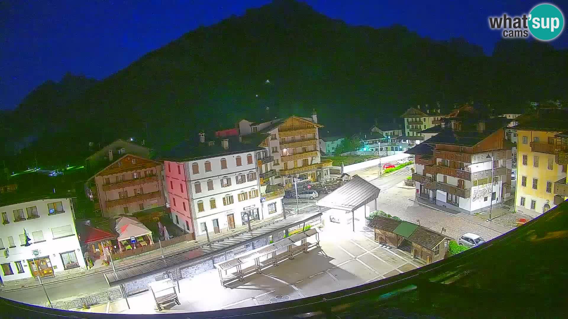 Piazza centrale di Forni di Sopra