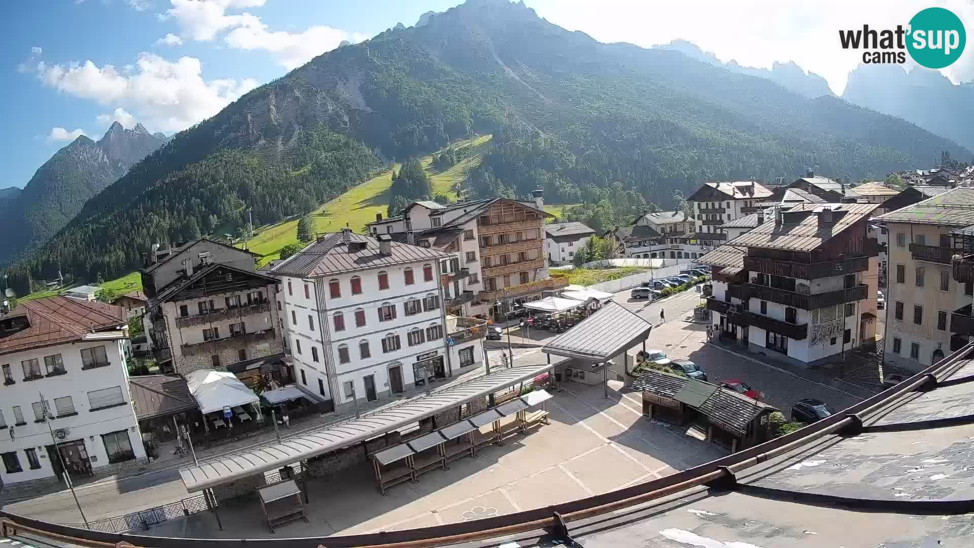 Plaza principal de Forni di Sopra
