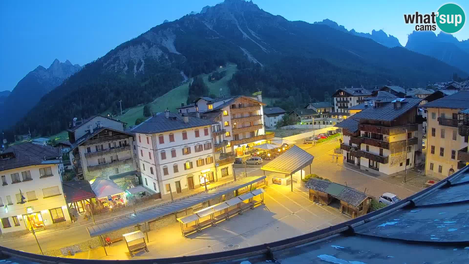 Piazza centrale di Forni di Sopra