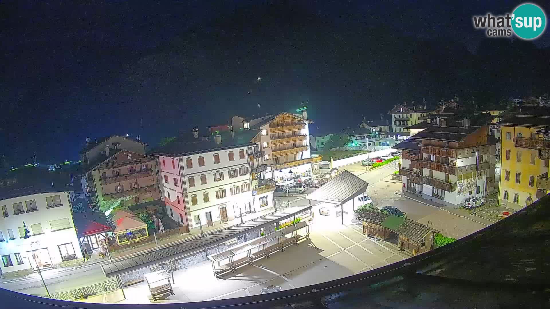 Piazza centrale di Forni di Sopra