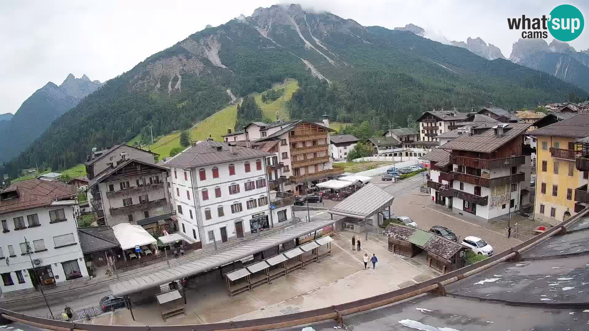 Plaza principal de Forni di Sopra