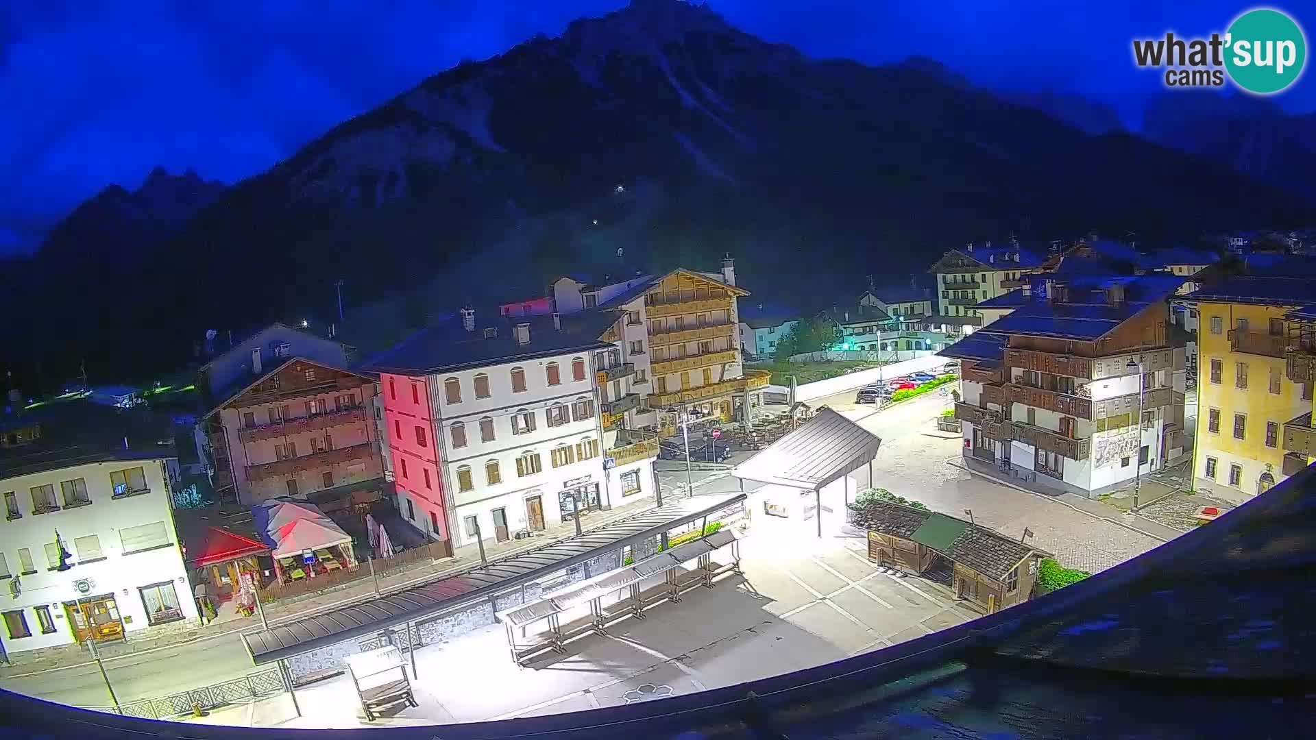 Piazza centrale di Forni di Sopra