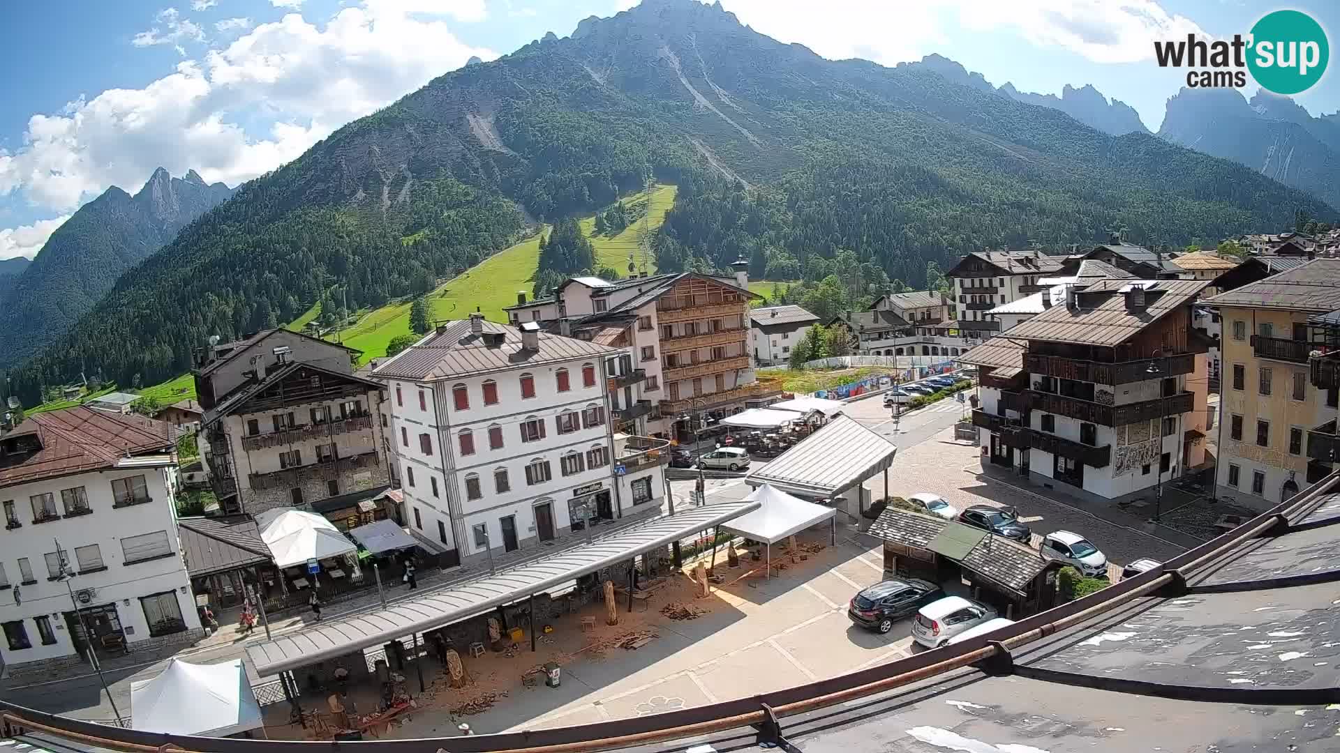Plaza principal de Forni di Sopra