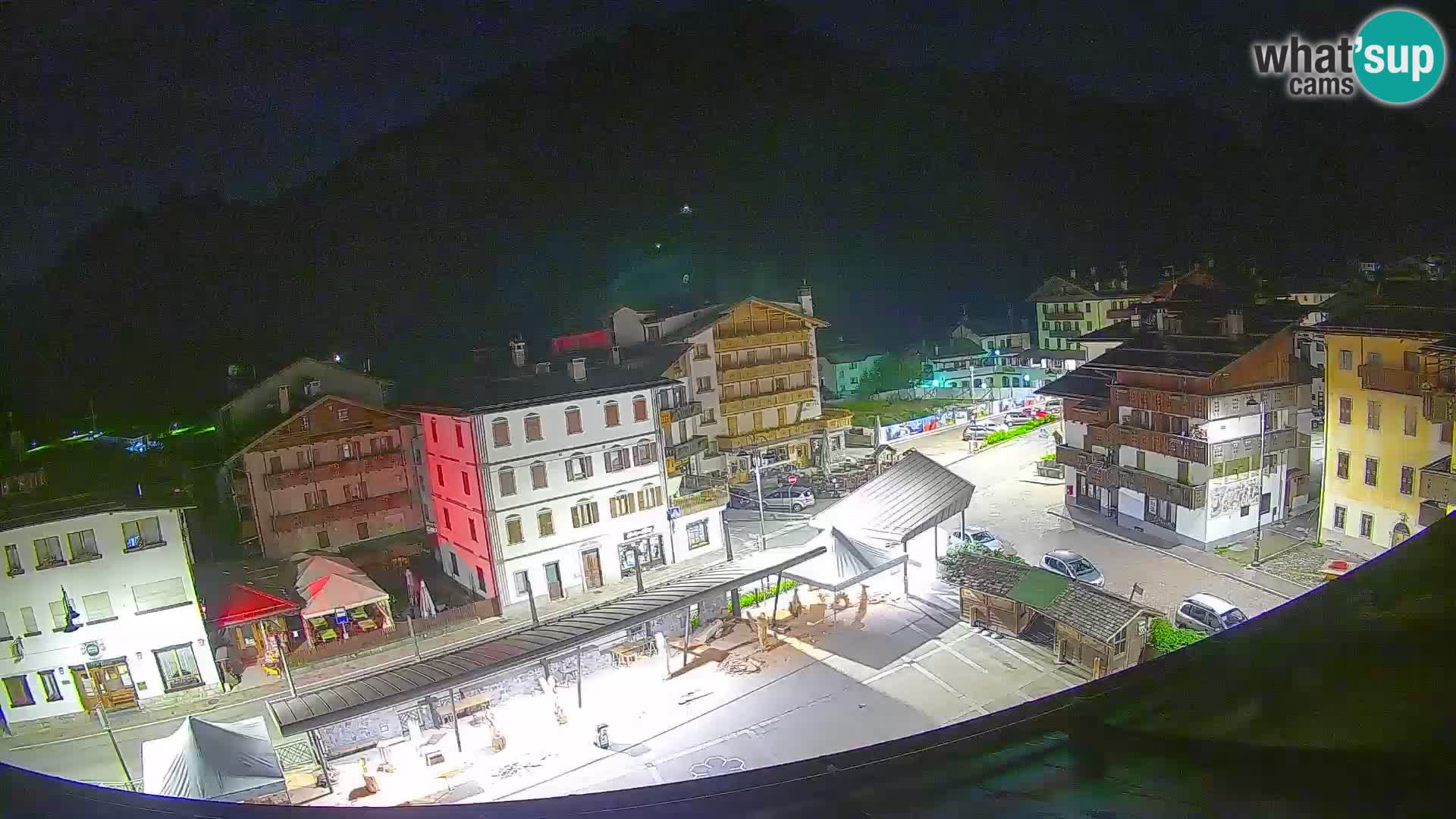 Plaza principal de Forni di Sopra