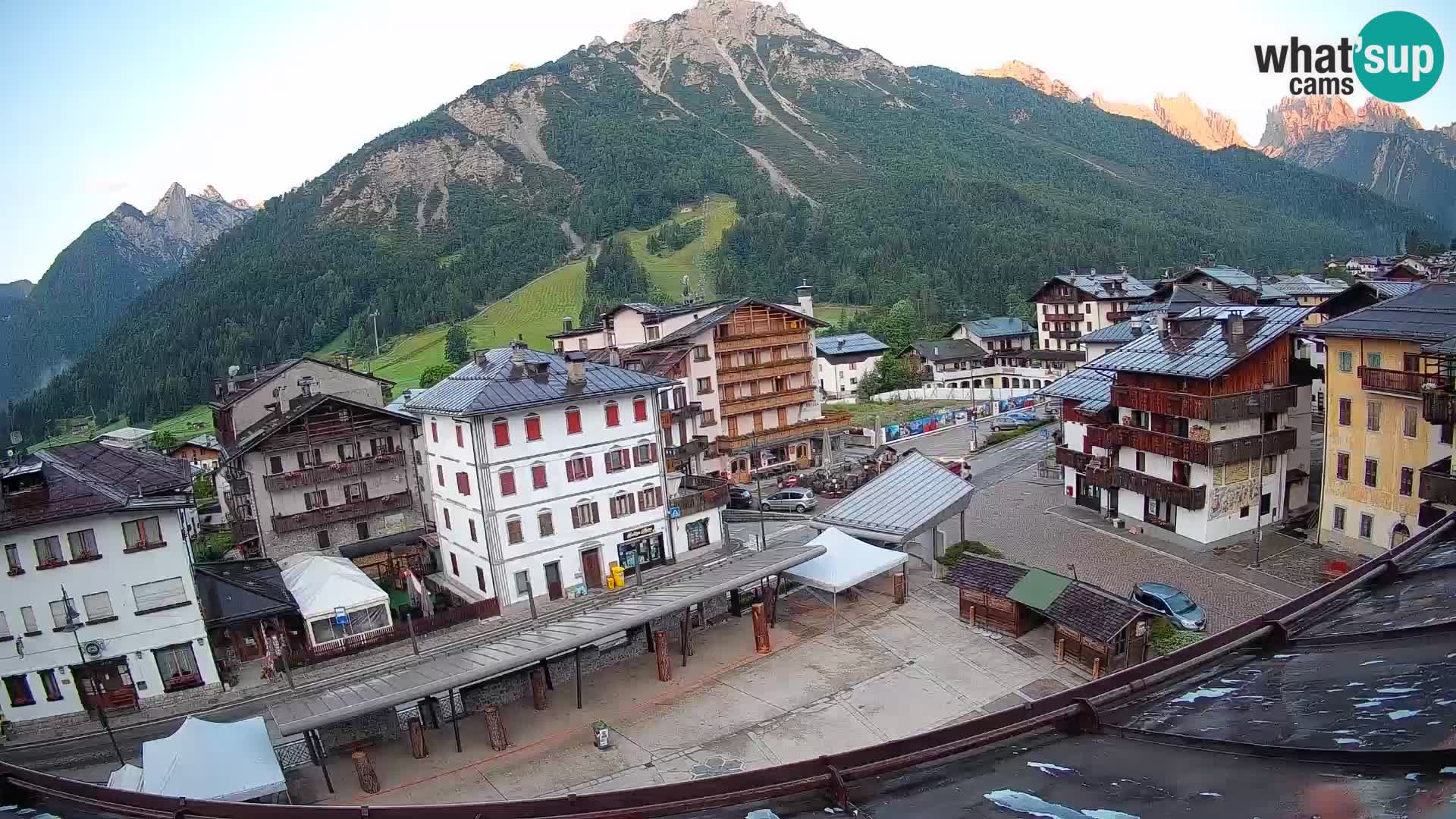 Piazza centrale di Forni di Sopra