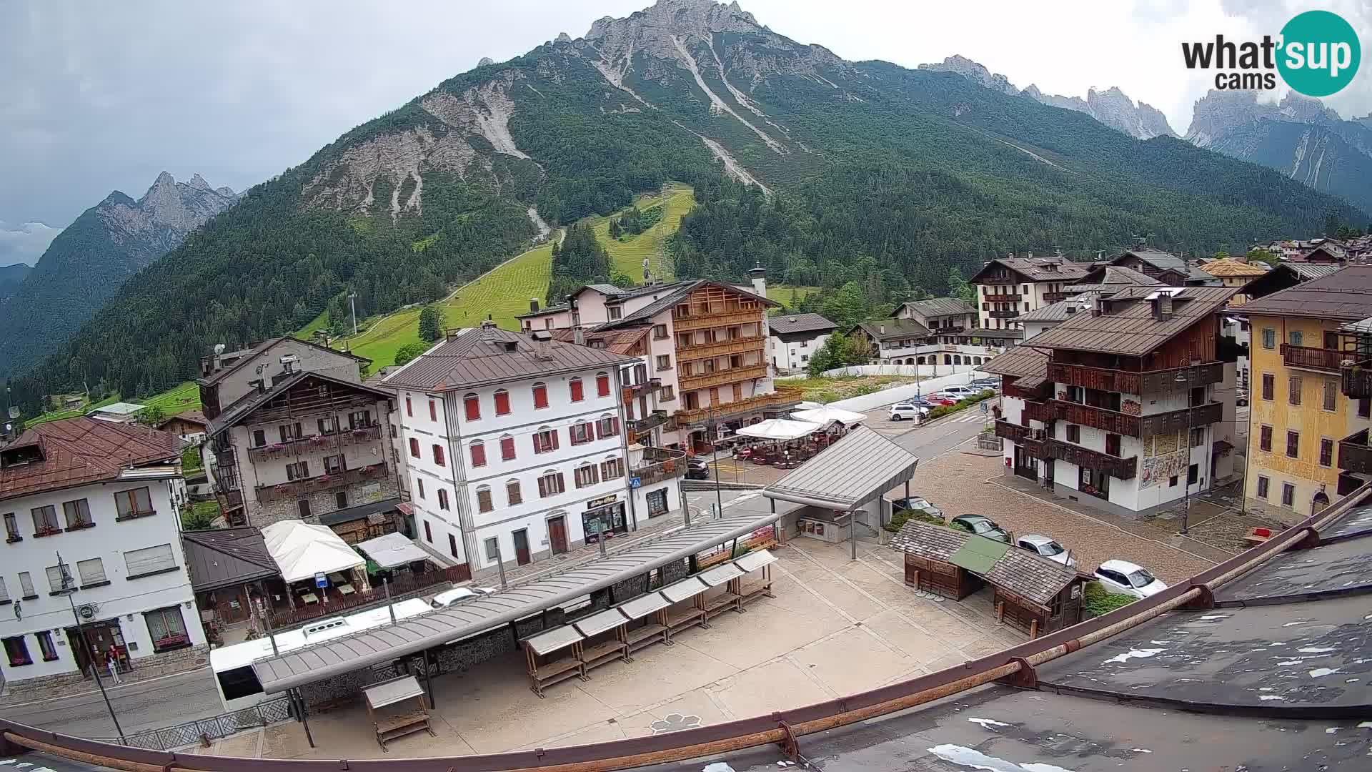 Piazza centrale di Forni di Sopra