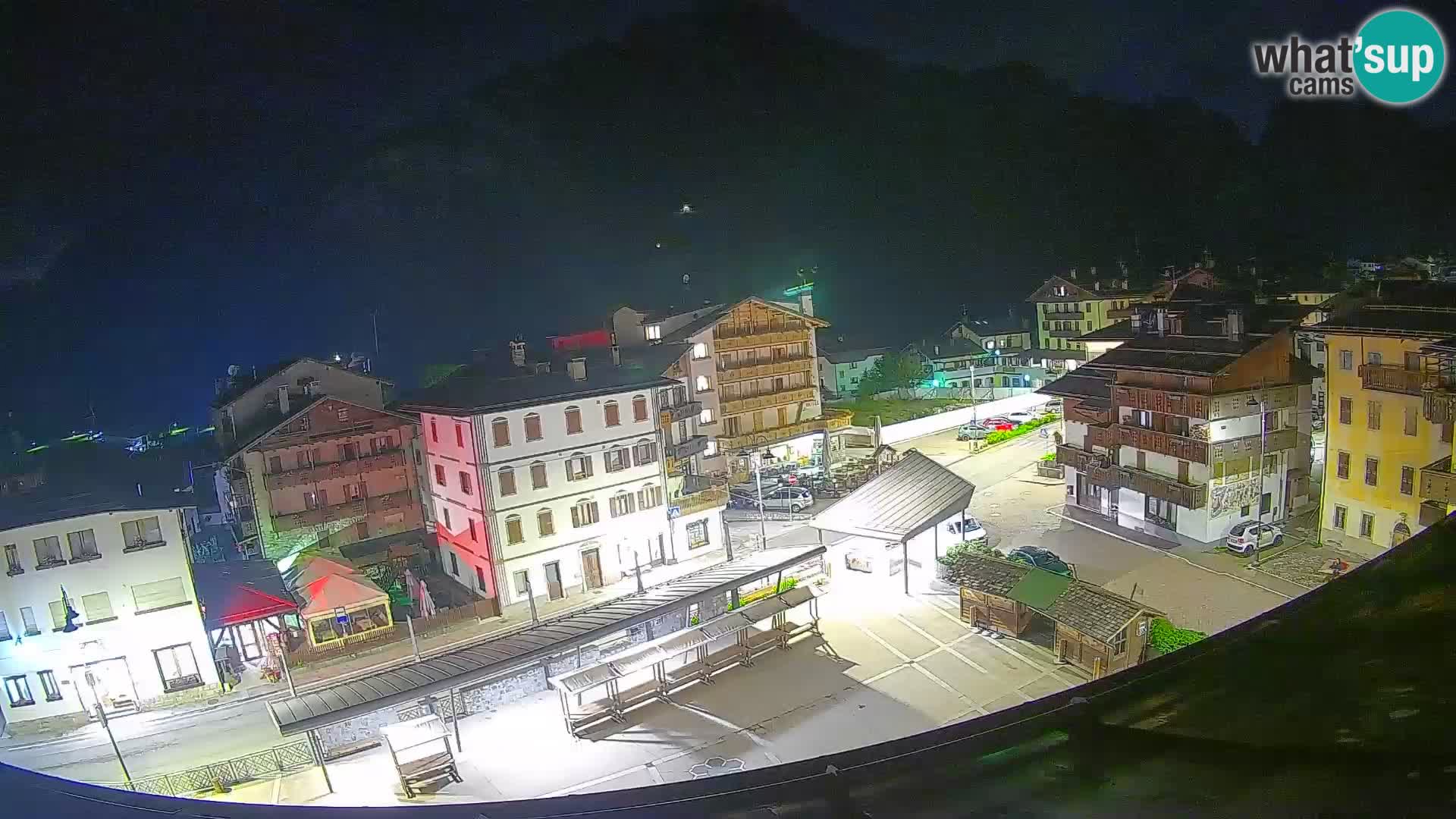Piazza centrale di Forni di Sopra