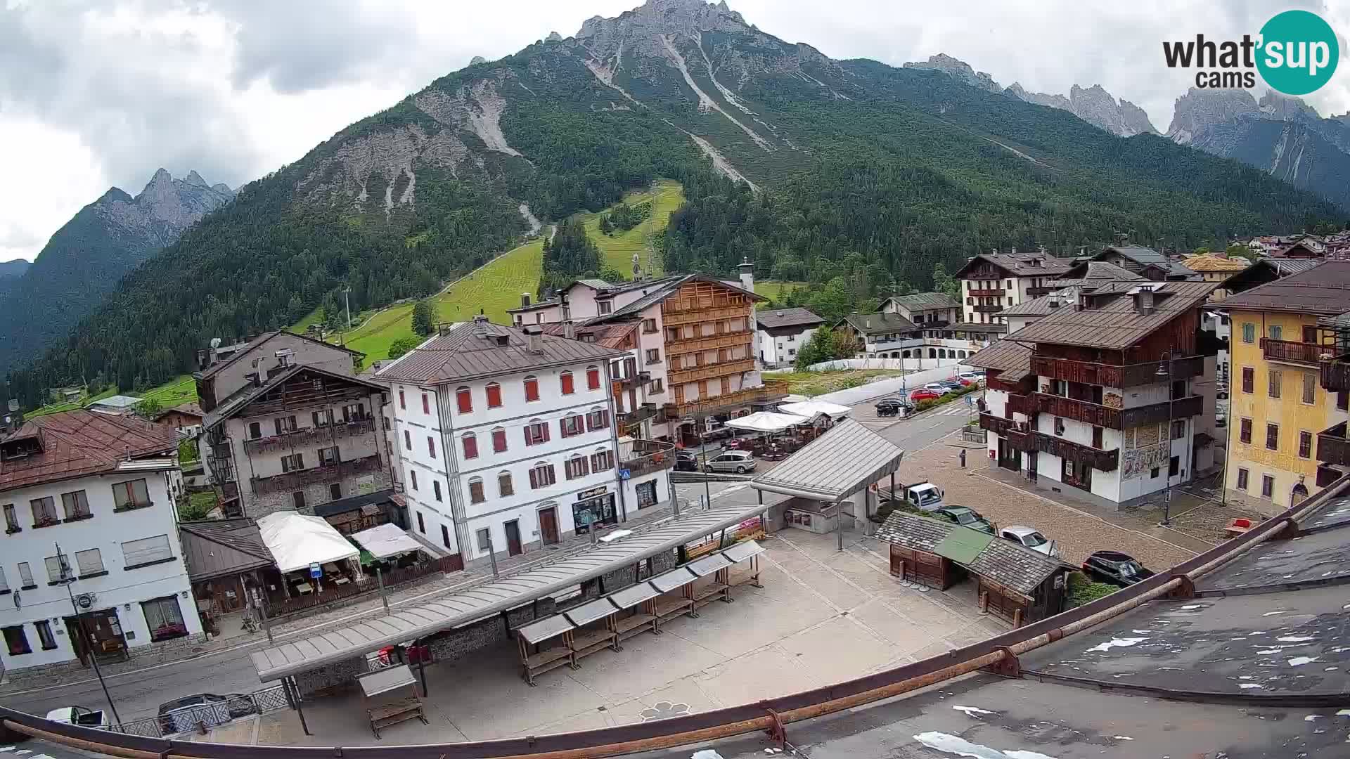 Piazza centrale di Forni di Sopra