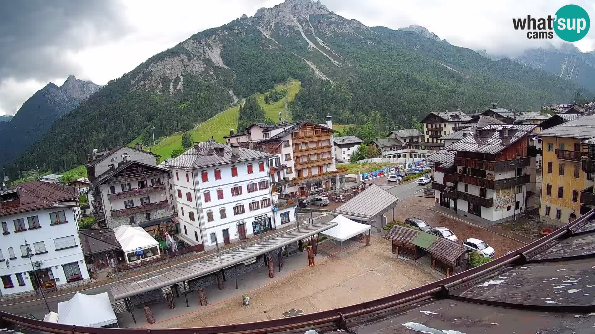 Piazza centrale di Forni di Sopra