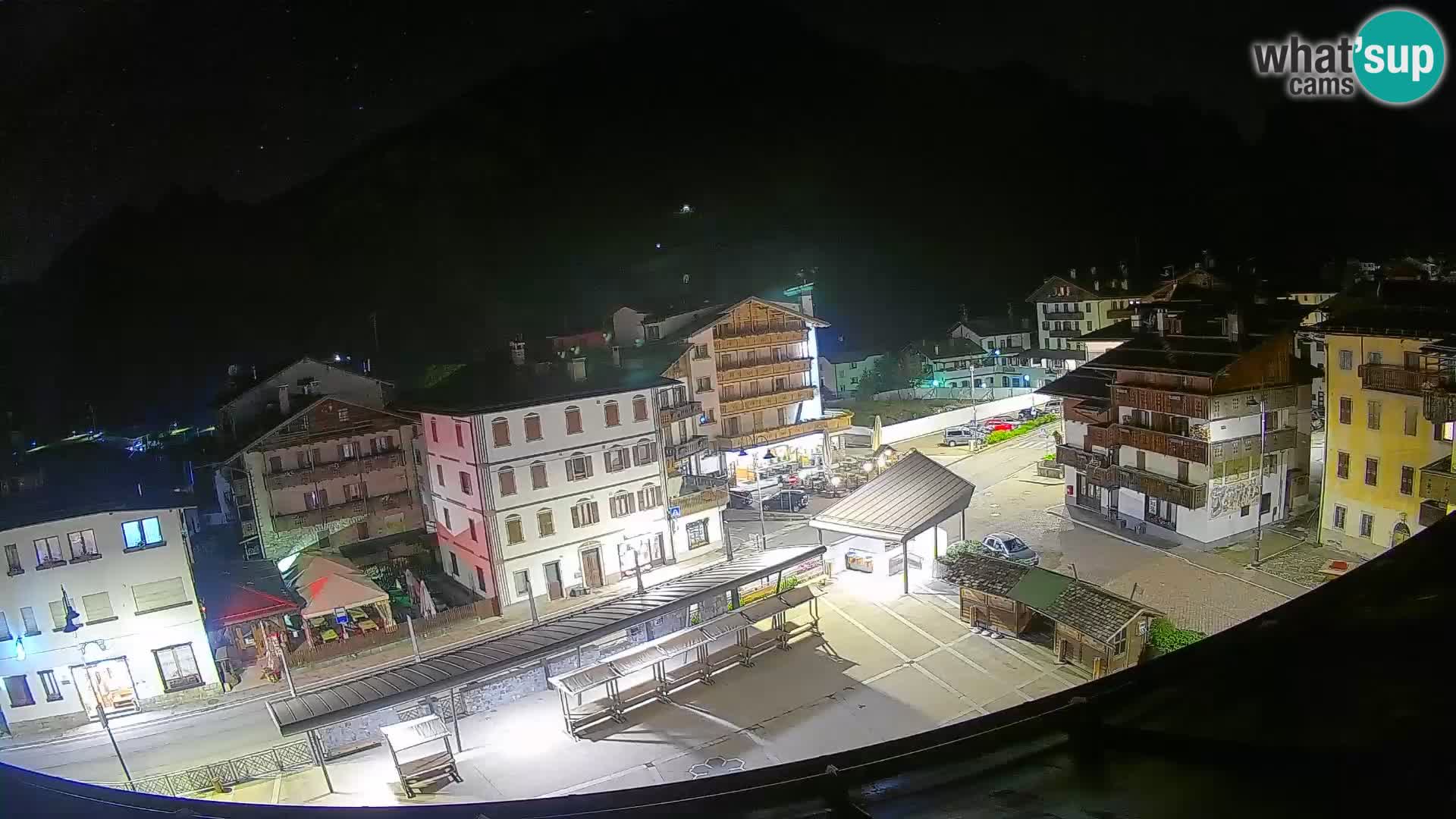 Piazza centrale di Forni di Sopra