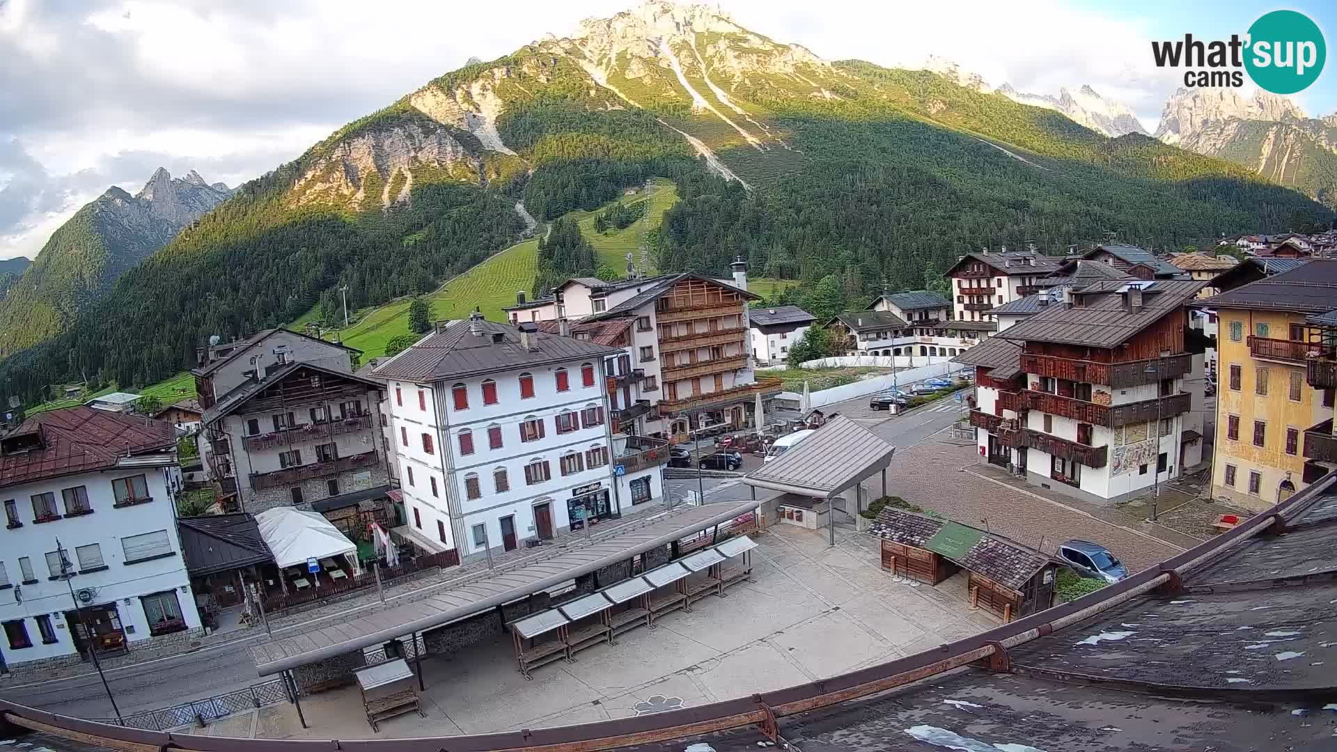 Piazza centrale di Forni di Sopra