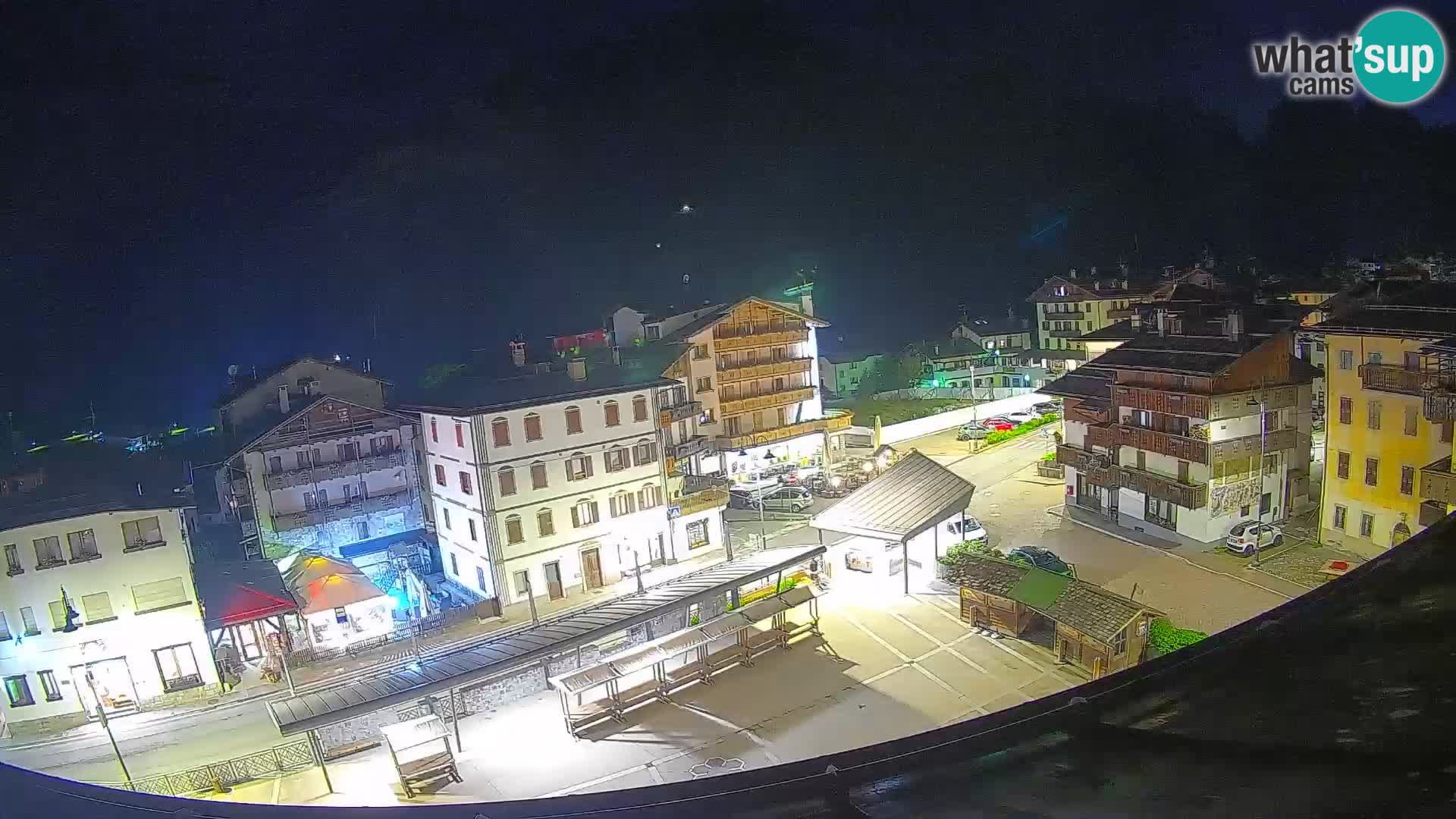 Piazza centrale di Forni di Sopra