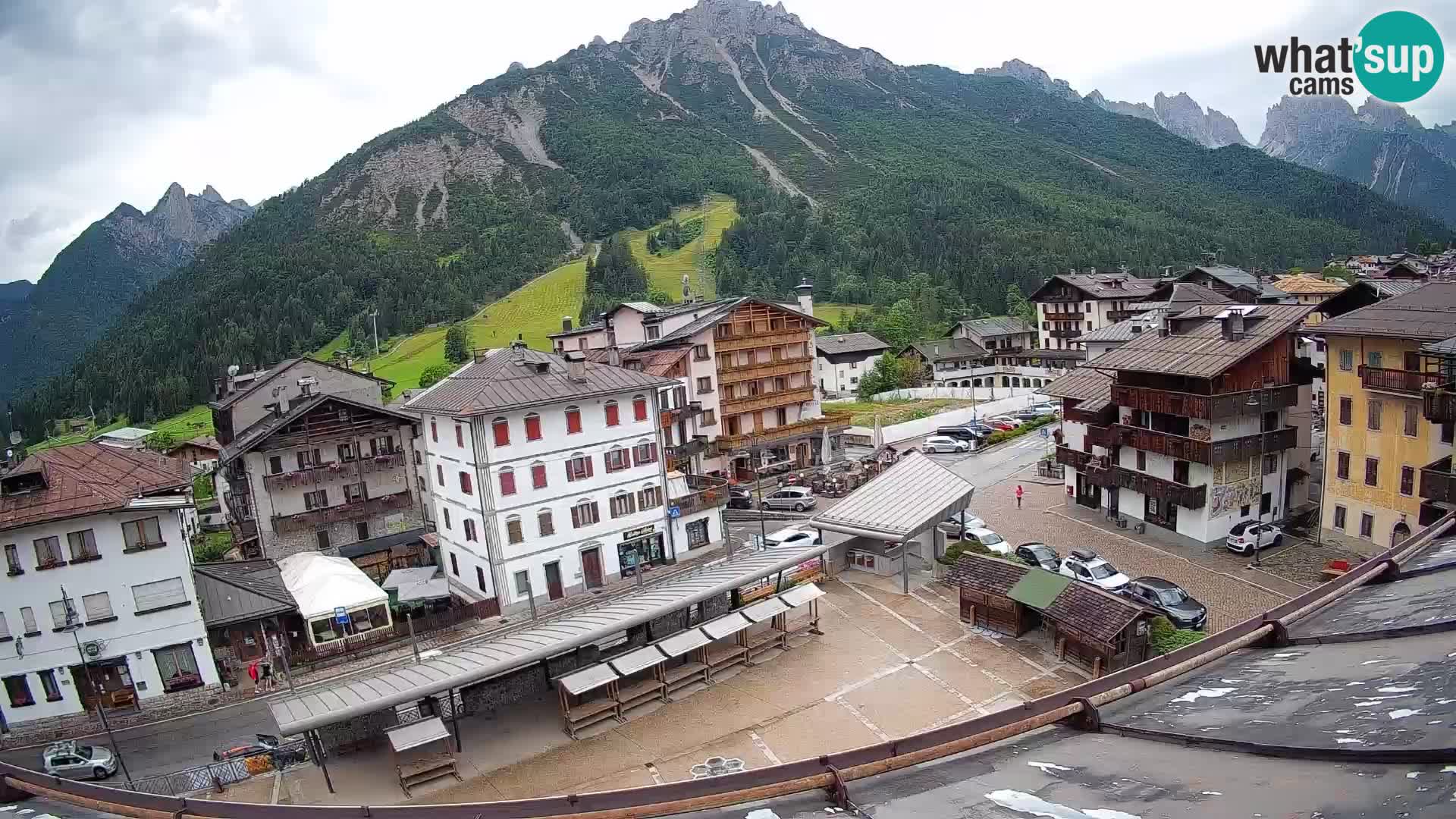Piazza centrale di Forni di Sopra