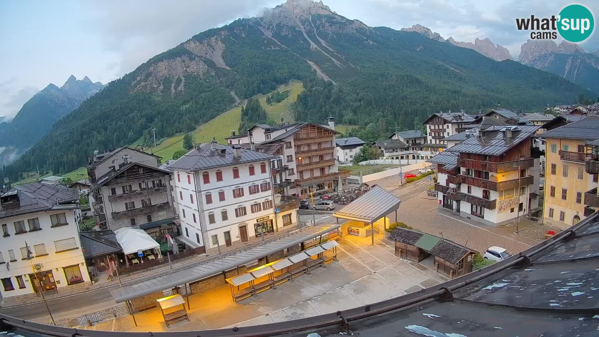 Piazza centrale di Forni di Sopra