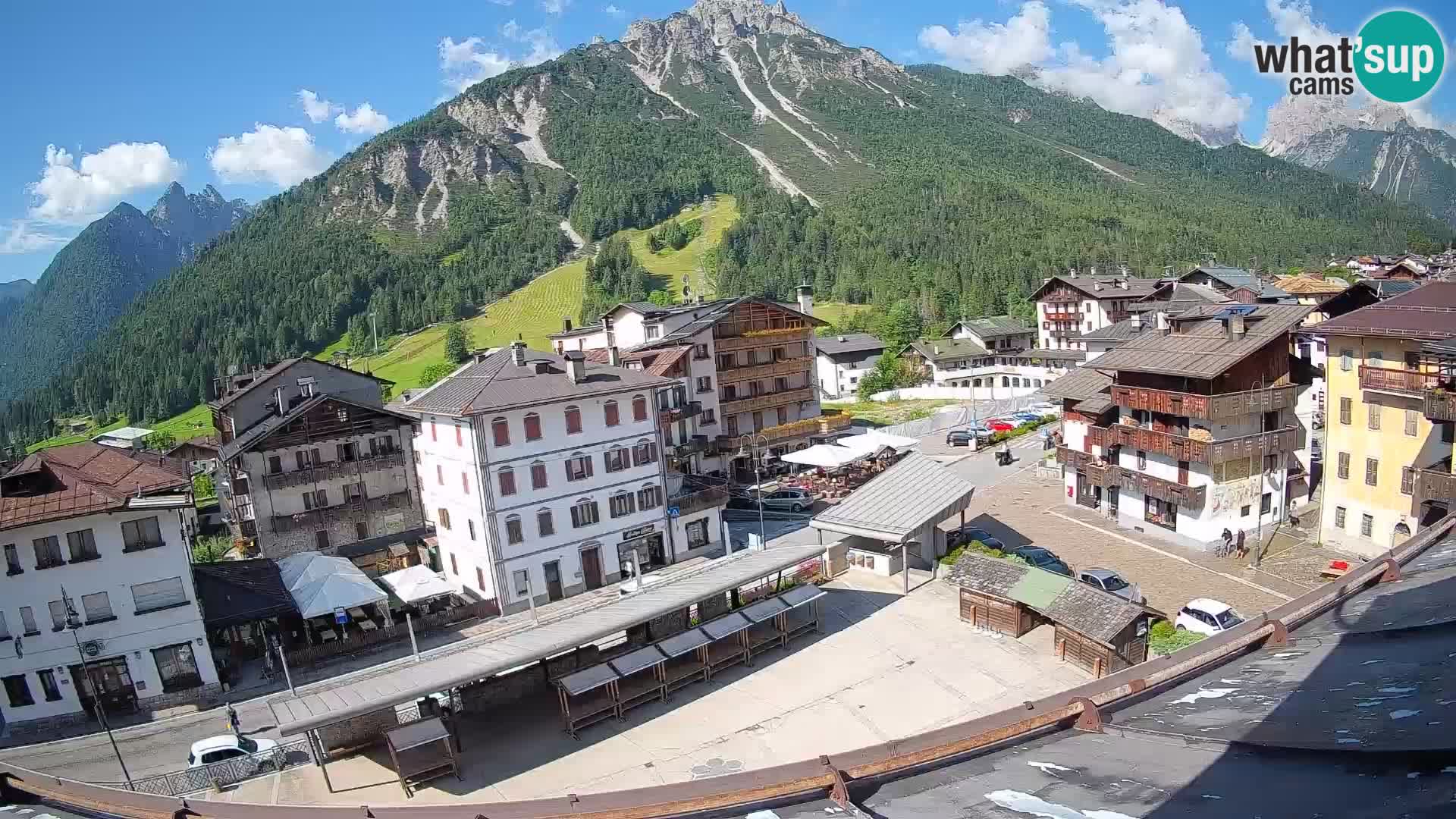 Plaza principal de Forni di Sopra