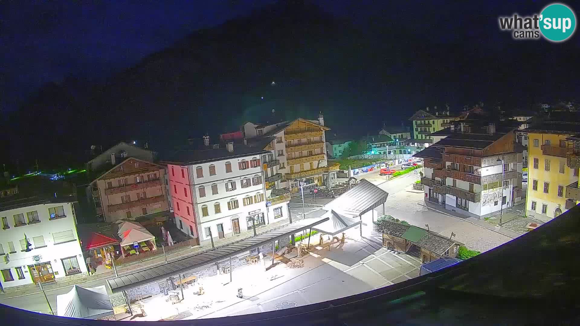 Plaza principal de Forni di Sopra