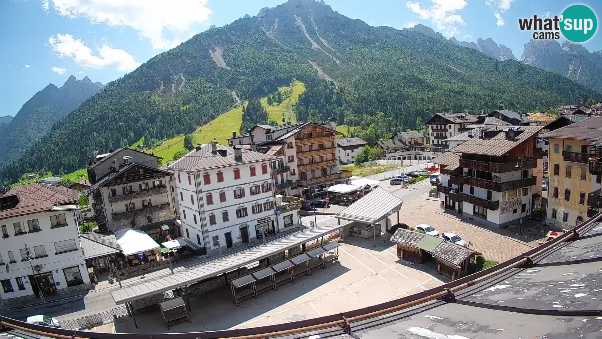 Piazza centrale di Forni di Sopra