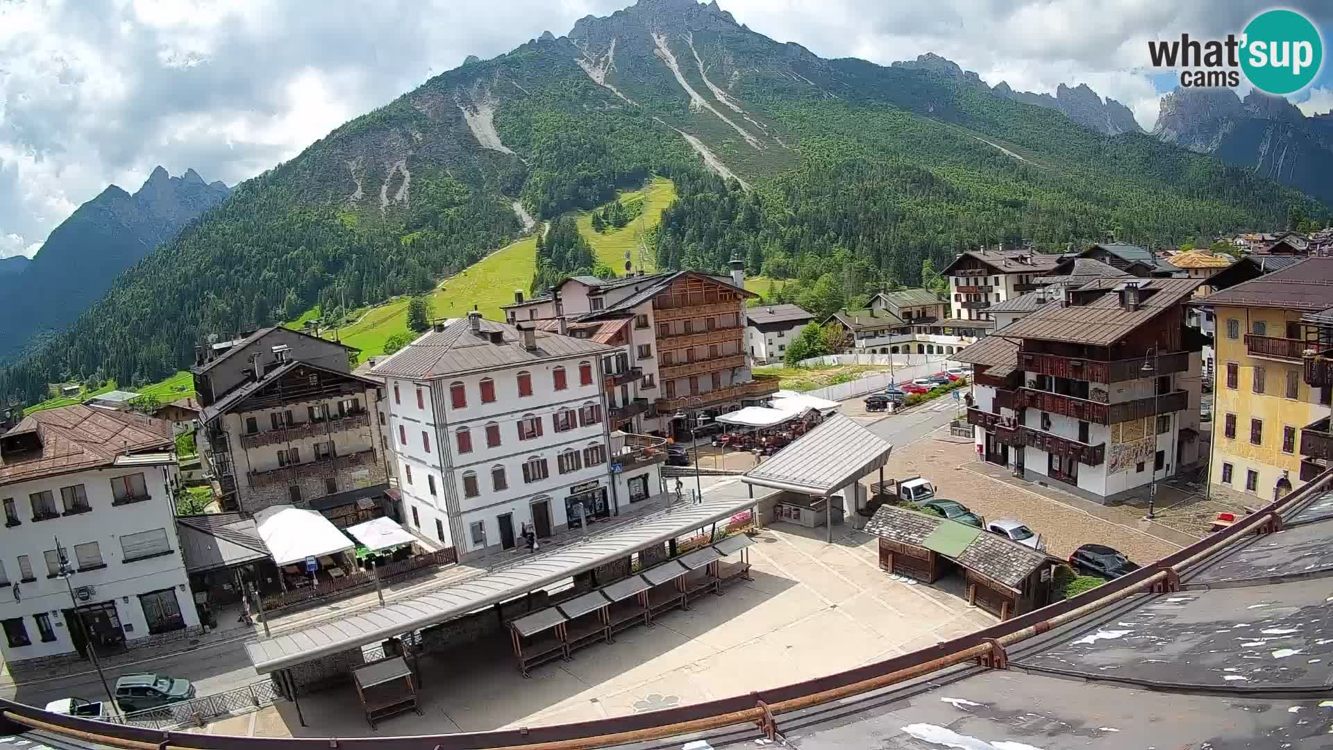 Piazza centrale di Forni di Sopra