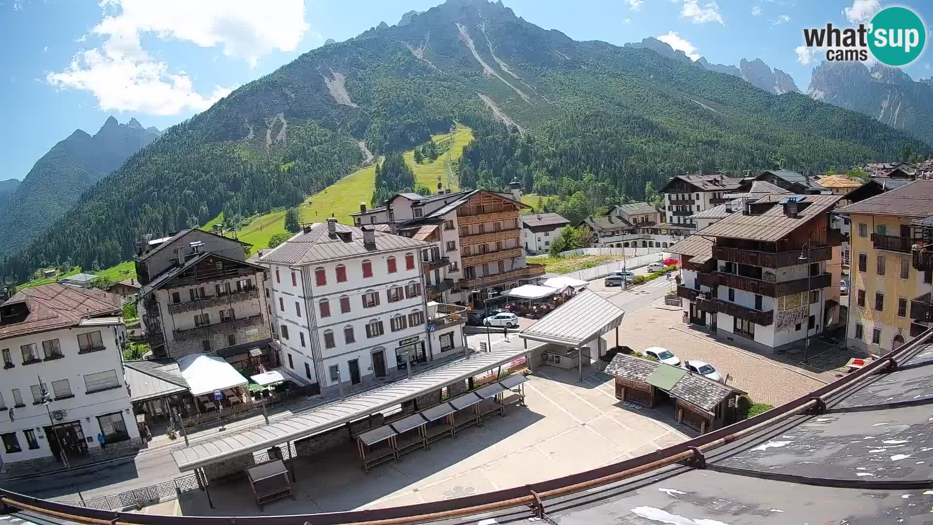 Plaza principal de Forni di Sopra