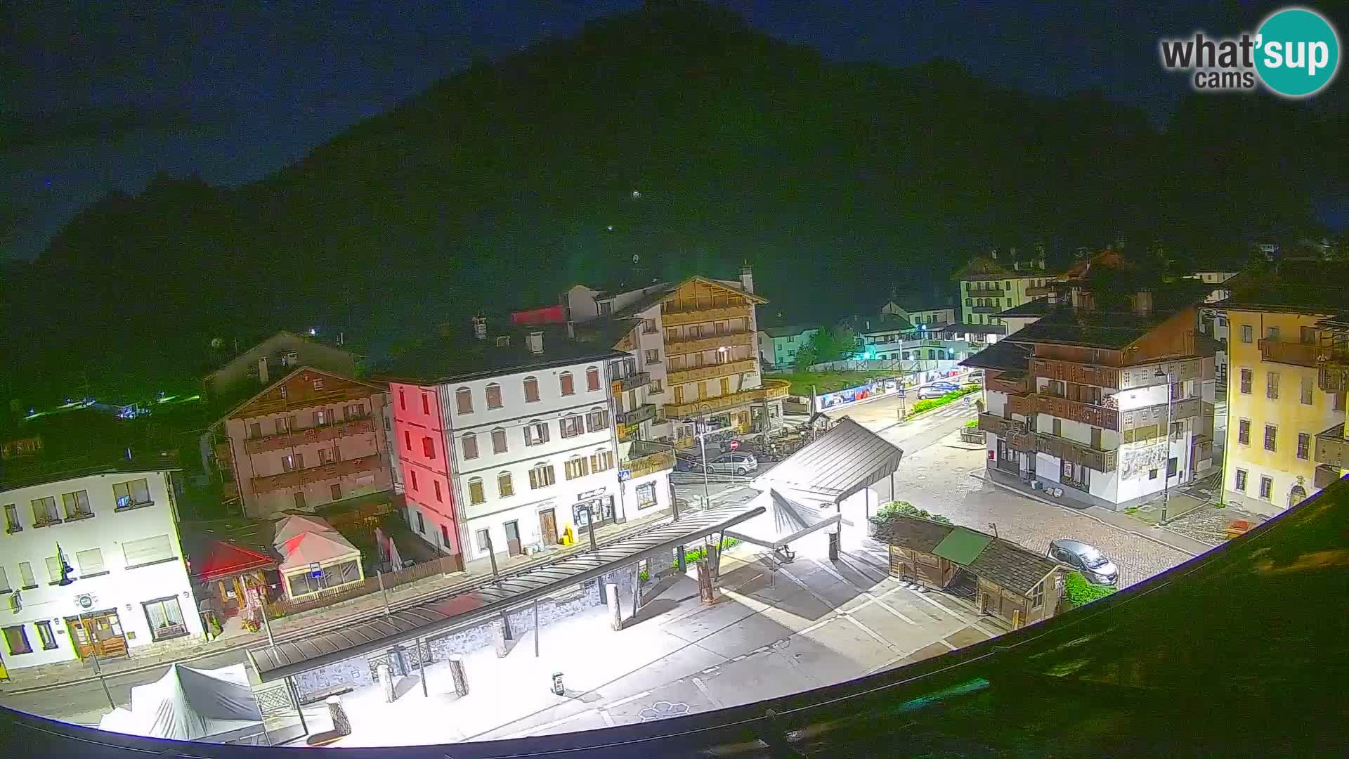 Plaza principal de Forni di Sopra