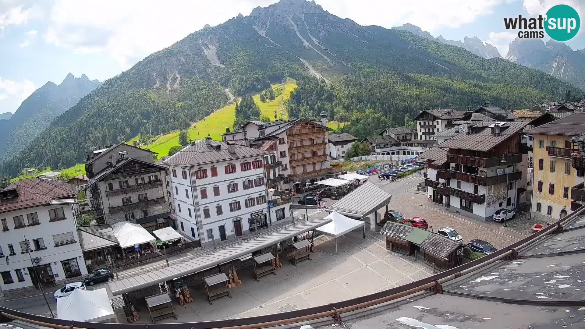 Hauptplatz von Forni di Sopra