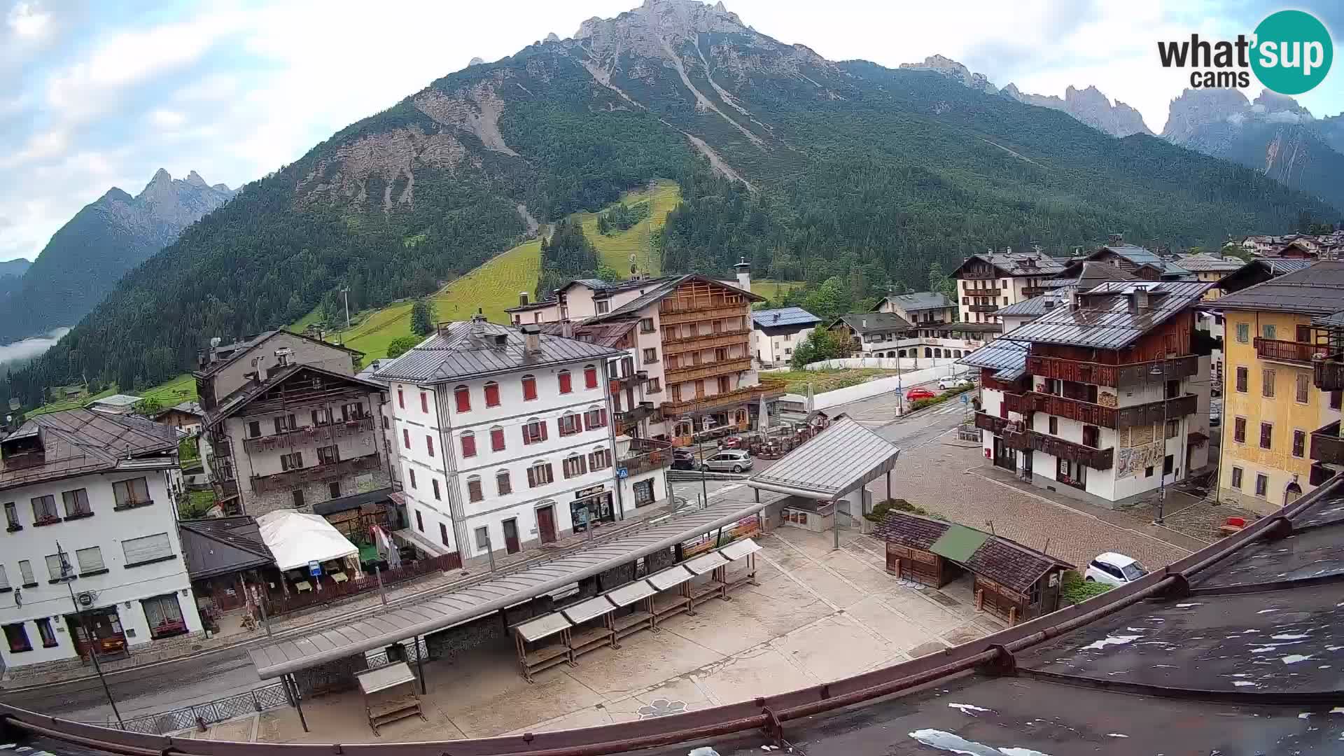 Plaza principal de Forni di Sopra