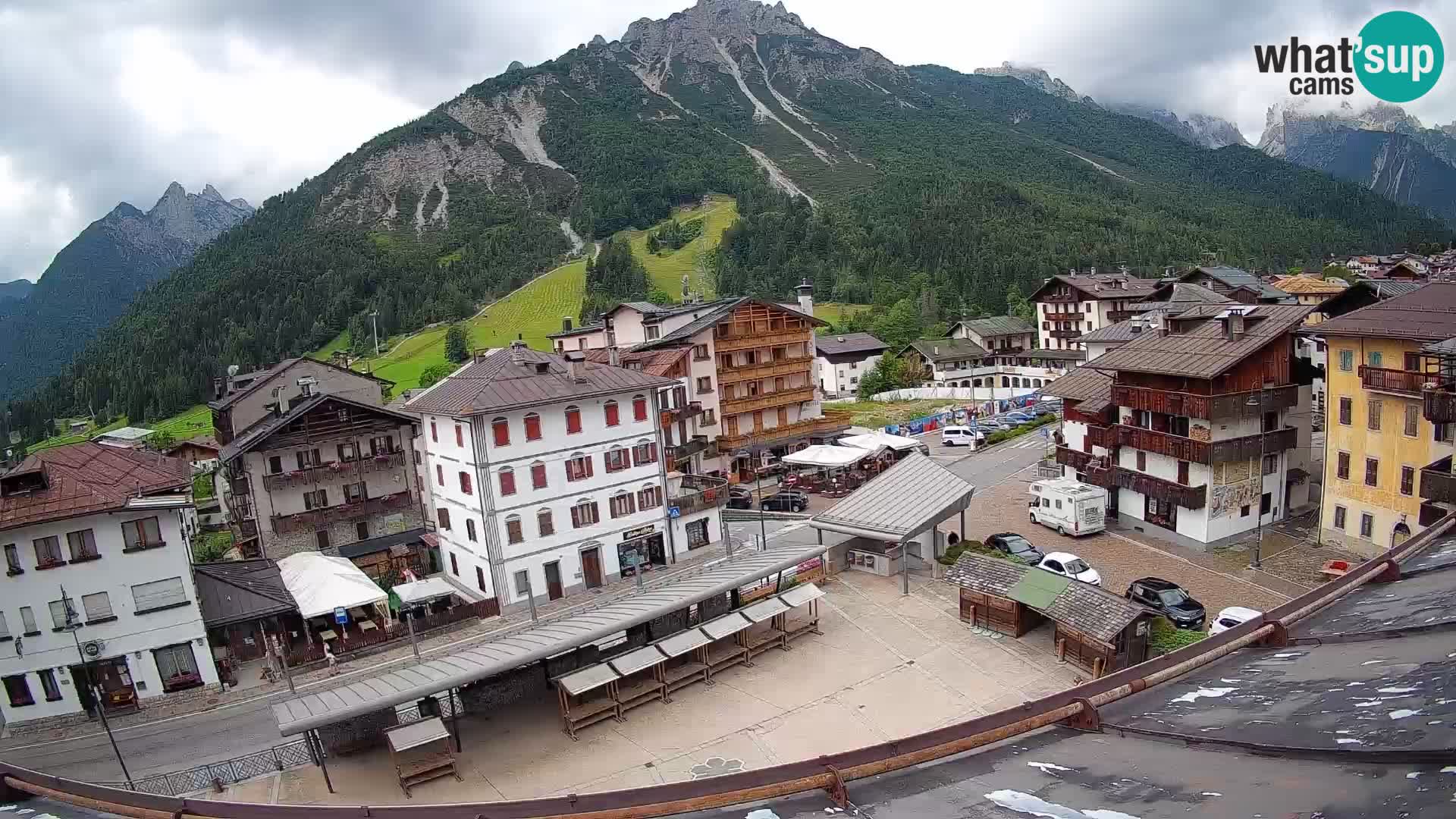 Piazza centrale di Forni di Sopra