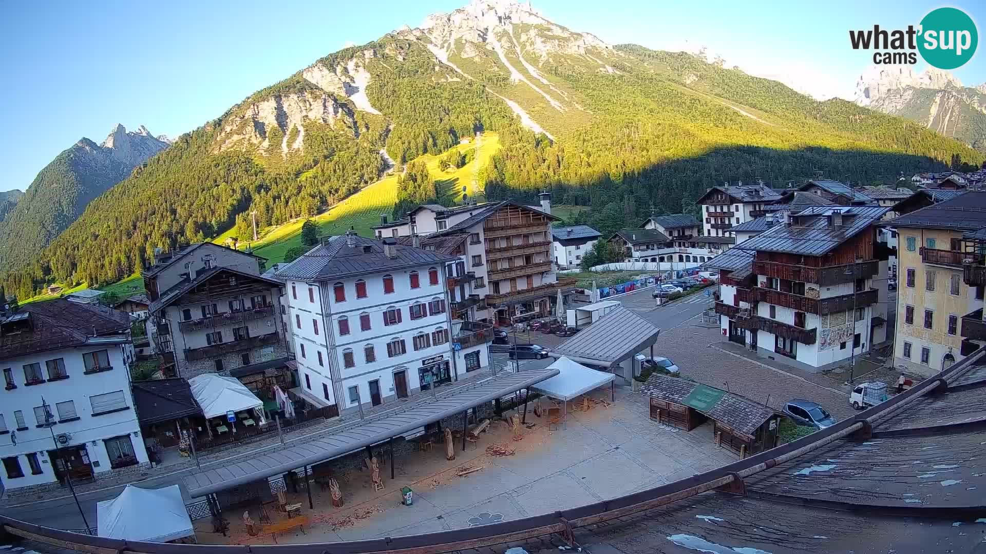 Piazza centrale di Forni di Sopra