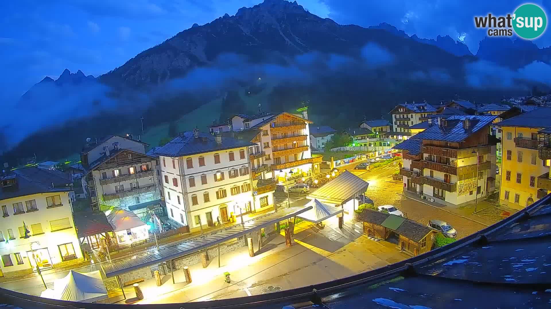 Plaza principal de Forni di Sopra