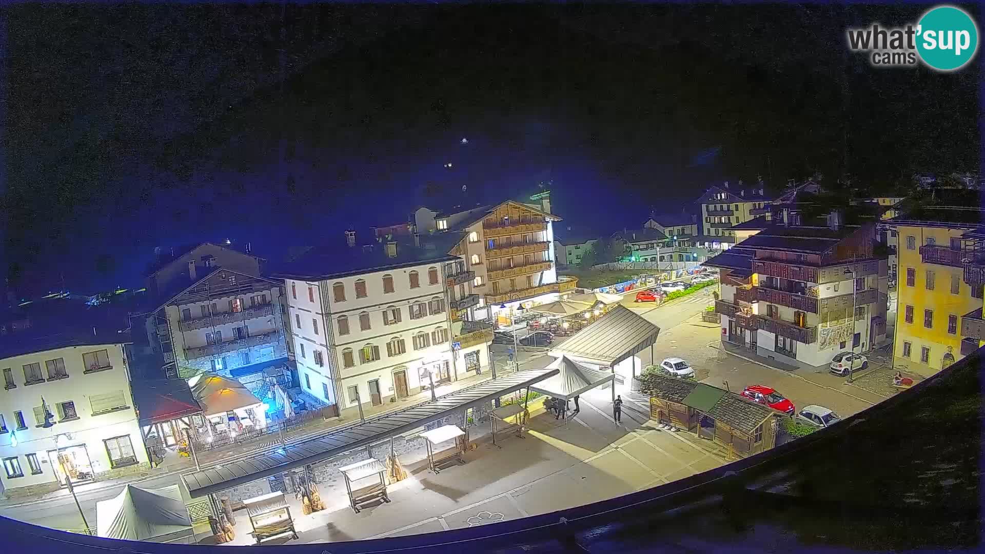Piazza centrale di Forni di Sopra