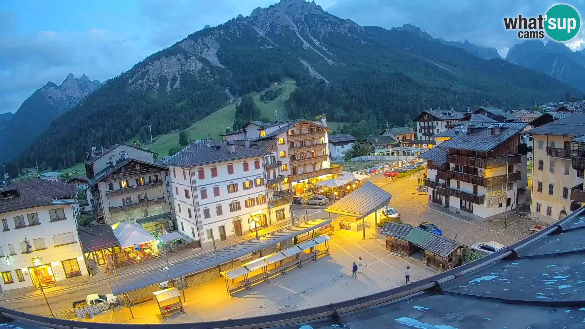 Piazza centrale di Forni di Sopra