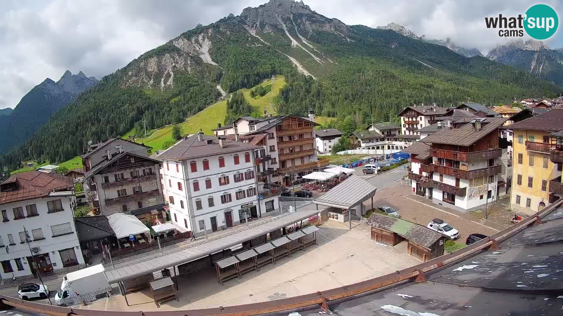Piazza centrale di Forni di Sopra