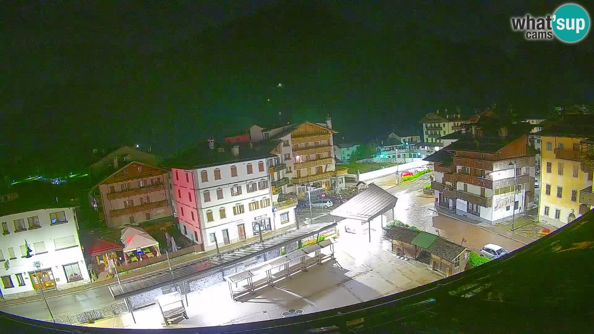 Plaza principal de Forni di Sopra