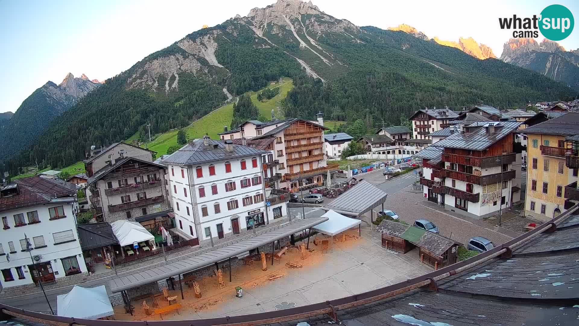 Plaza principal de Forni di Sopra