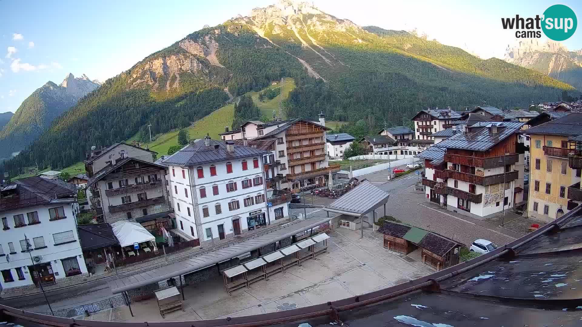 Piazza centrale di Forni di Sopra