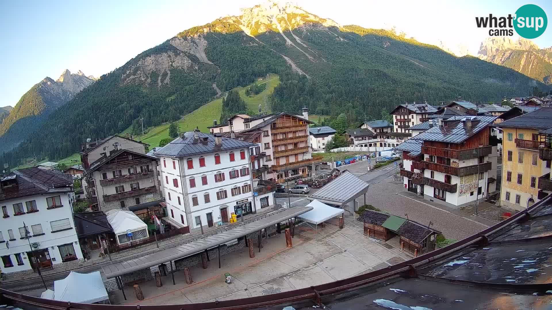 Piazza centrale di Forni di Sopra