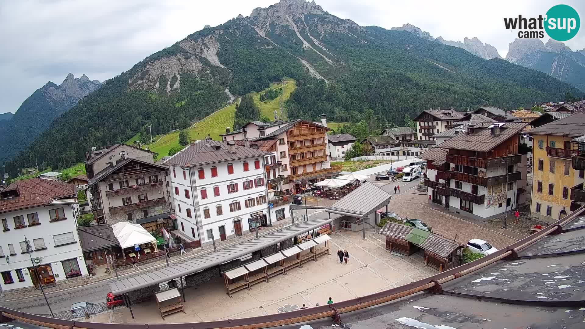 Piazza centrale di Forni di Sopra