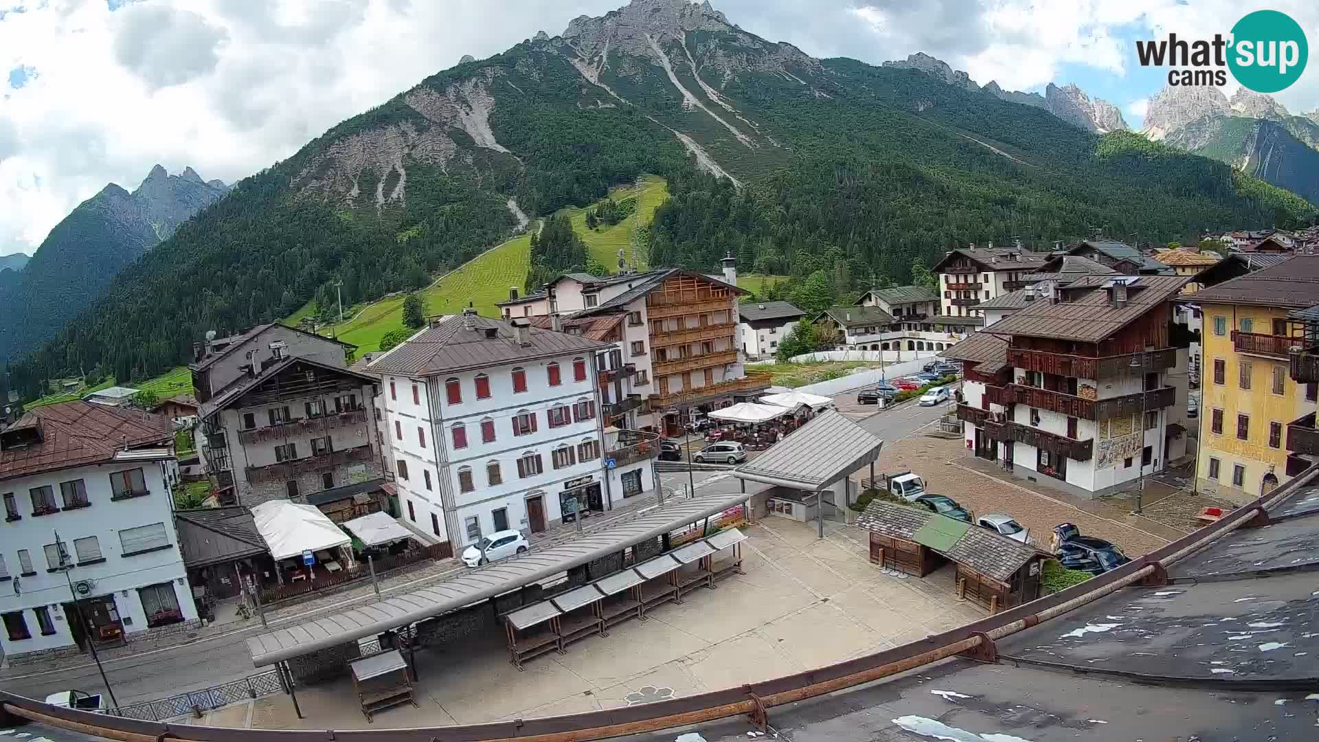 Piazza centrale di Forni di Sopra